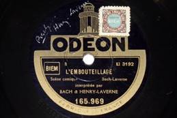 Une image contenant texte, cercle, �tiquette, Vinyle

Description g�n�r�e automatiquement