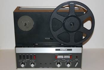 Une image contenant Appareils électroniques, Appareil électronique, intérieur, cassette

Description générée automatiquement