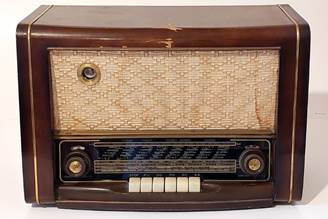 Une image contenant Radio, Appareils lectroniques, Rcepteur radio, transistor

Description gnre automatiquement