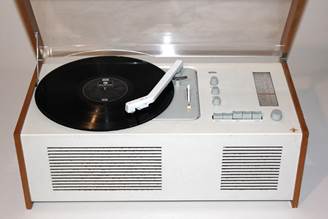 Une image contenant Tourne-disque, Vinyle, Appareils lectroniques, lectromnager

Le contenu gnr par lIA peut tre incorrect.